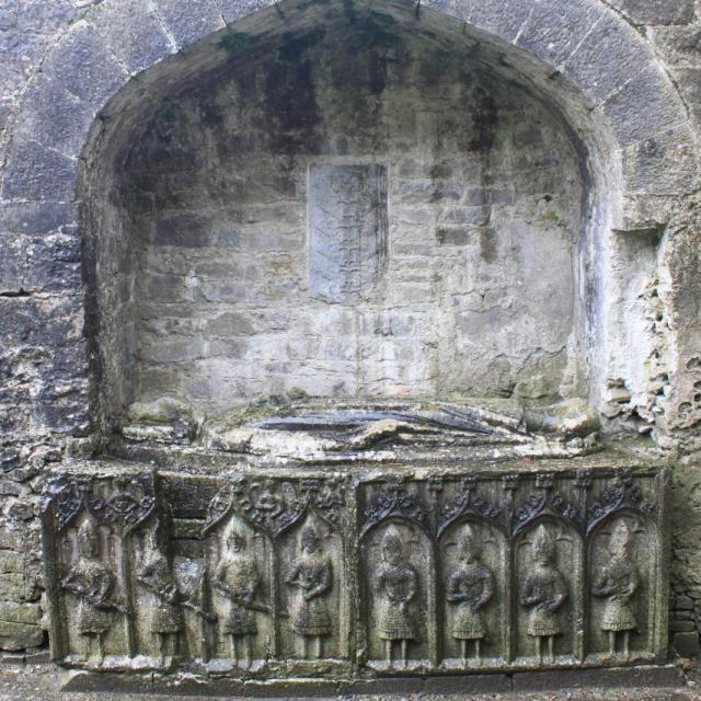 ROSCOMMON 26.03.16 020 Tombeau de Felim O'Conor roi du Connacht Abbaye de Roscommon